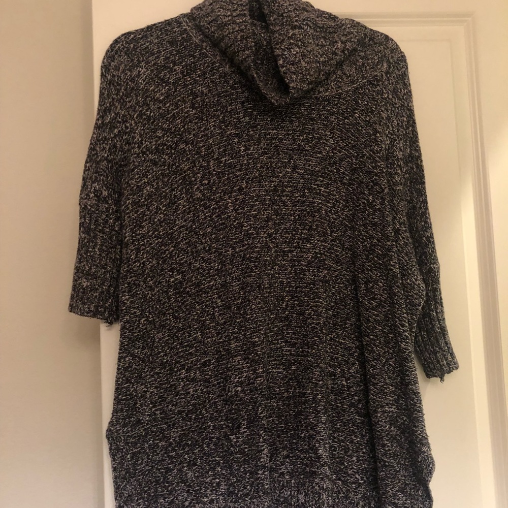 Scoop neck sweater